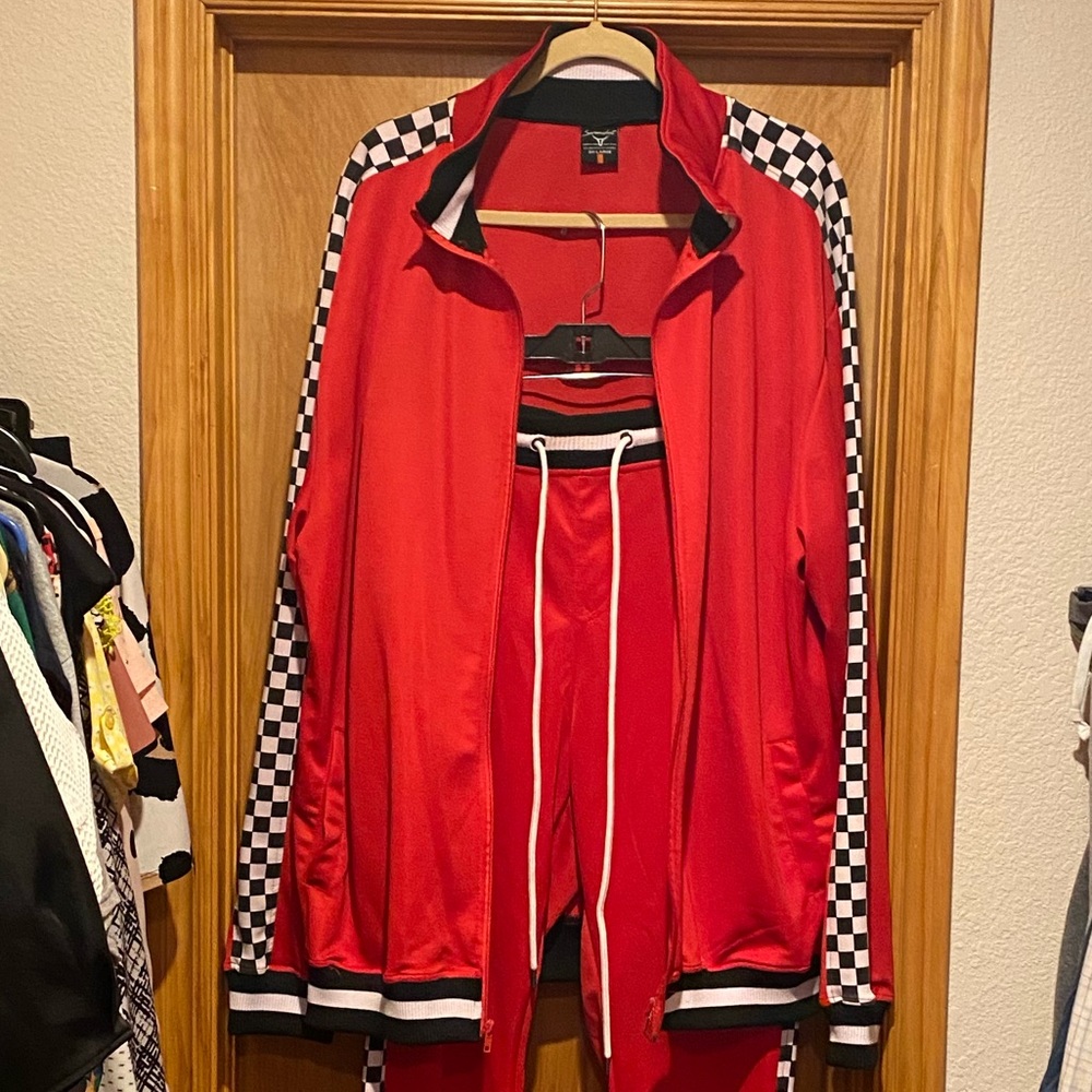 Screenshot 3XL Men’s Track Suit